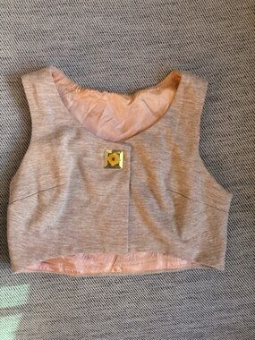 Sleeveless Pink-Beige Cropped Vintage Vest with Gold Accent